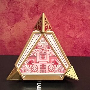 Universal studios STAR WARS Gold and Red Geometric FIGURE